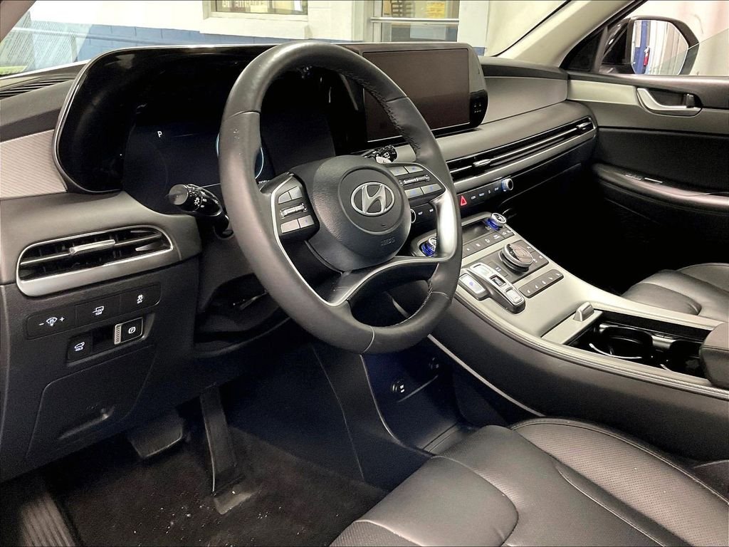 Used 2024 Black Hyundai SEL image 8