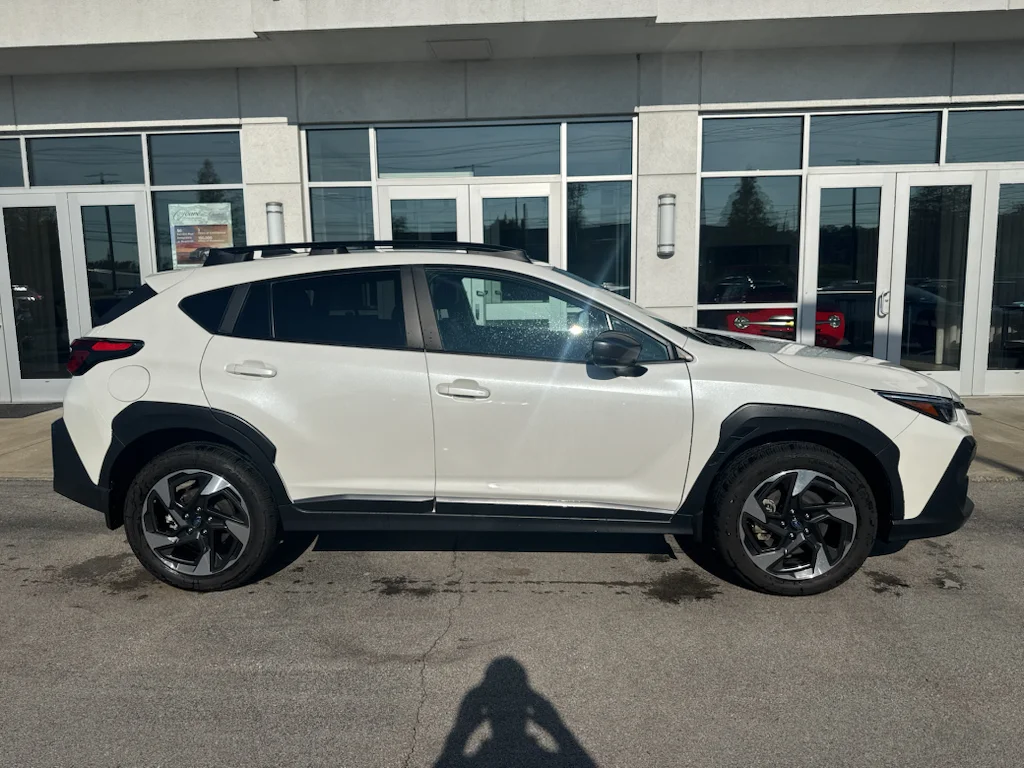 Used 2025 Crystal White Pearl Subaru Limited image 2