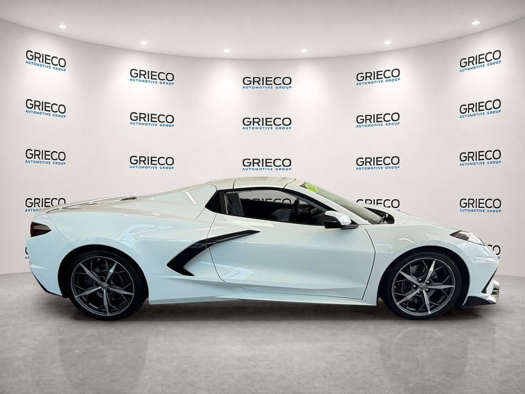 Used 2023 White Chevrolet Stingray image 8