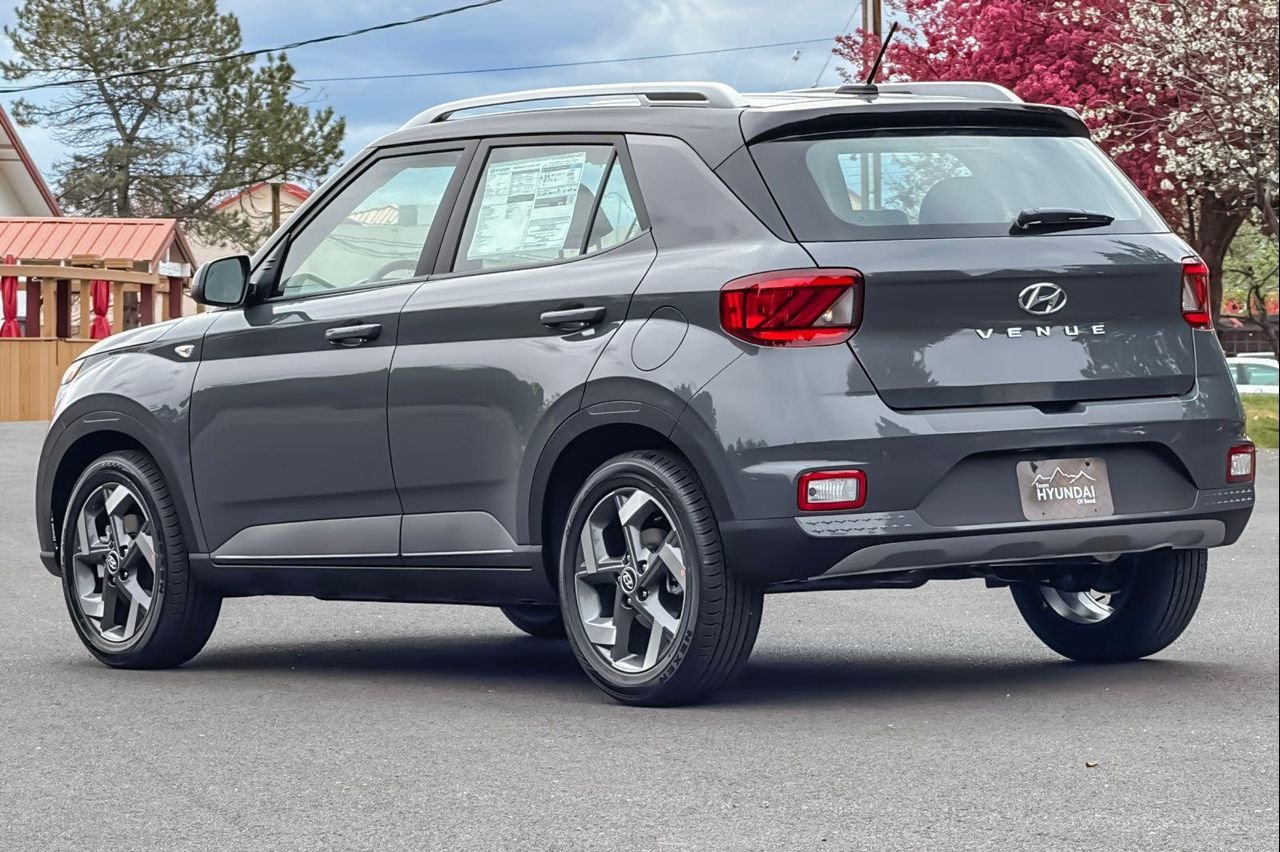 New 2026 Gray Hyundai SEL w/Two-Tone Roof image 6