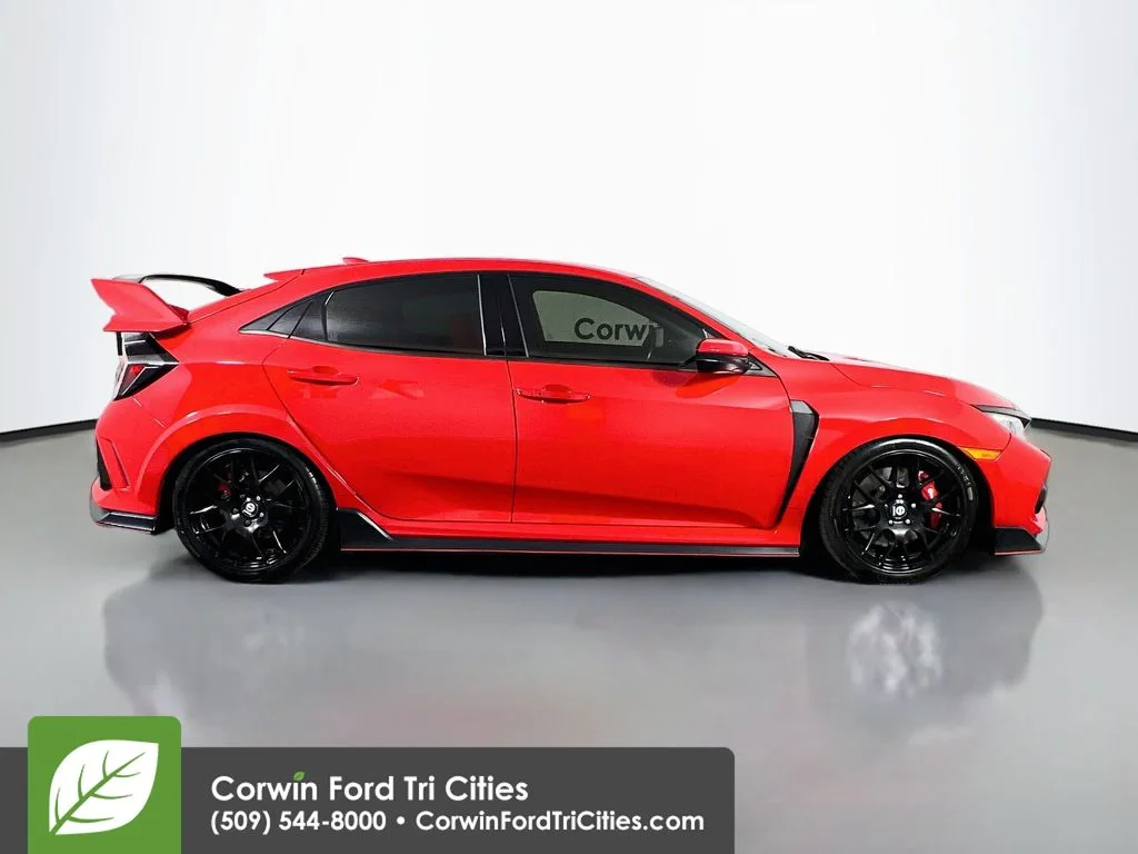 Used 2019 Rallye Red Honda Touring image 18