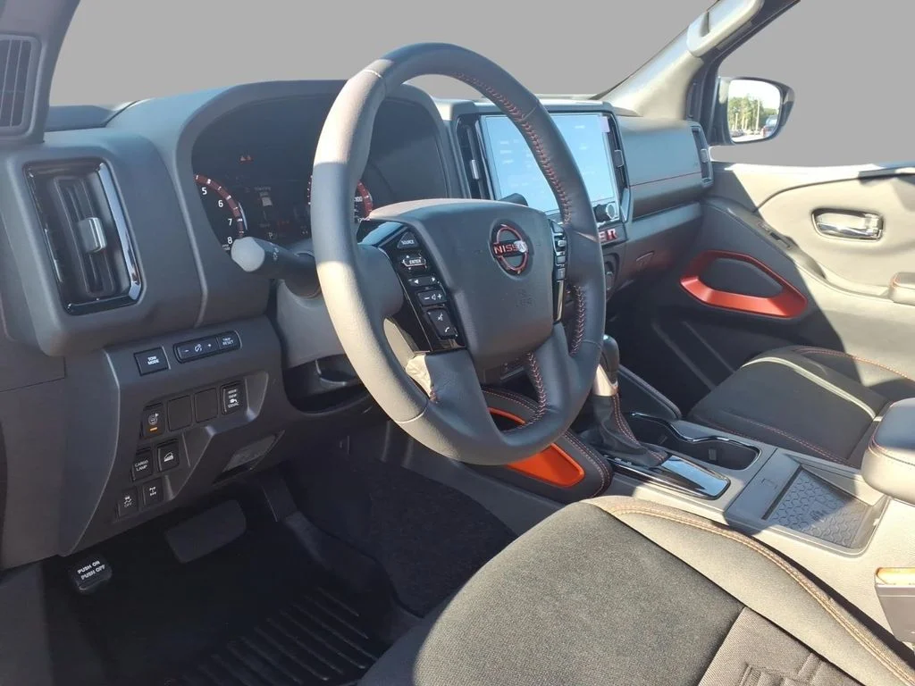 2025 Nissan Frontier PRO-4X - Photo 17