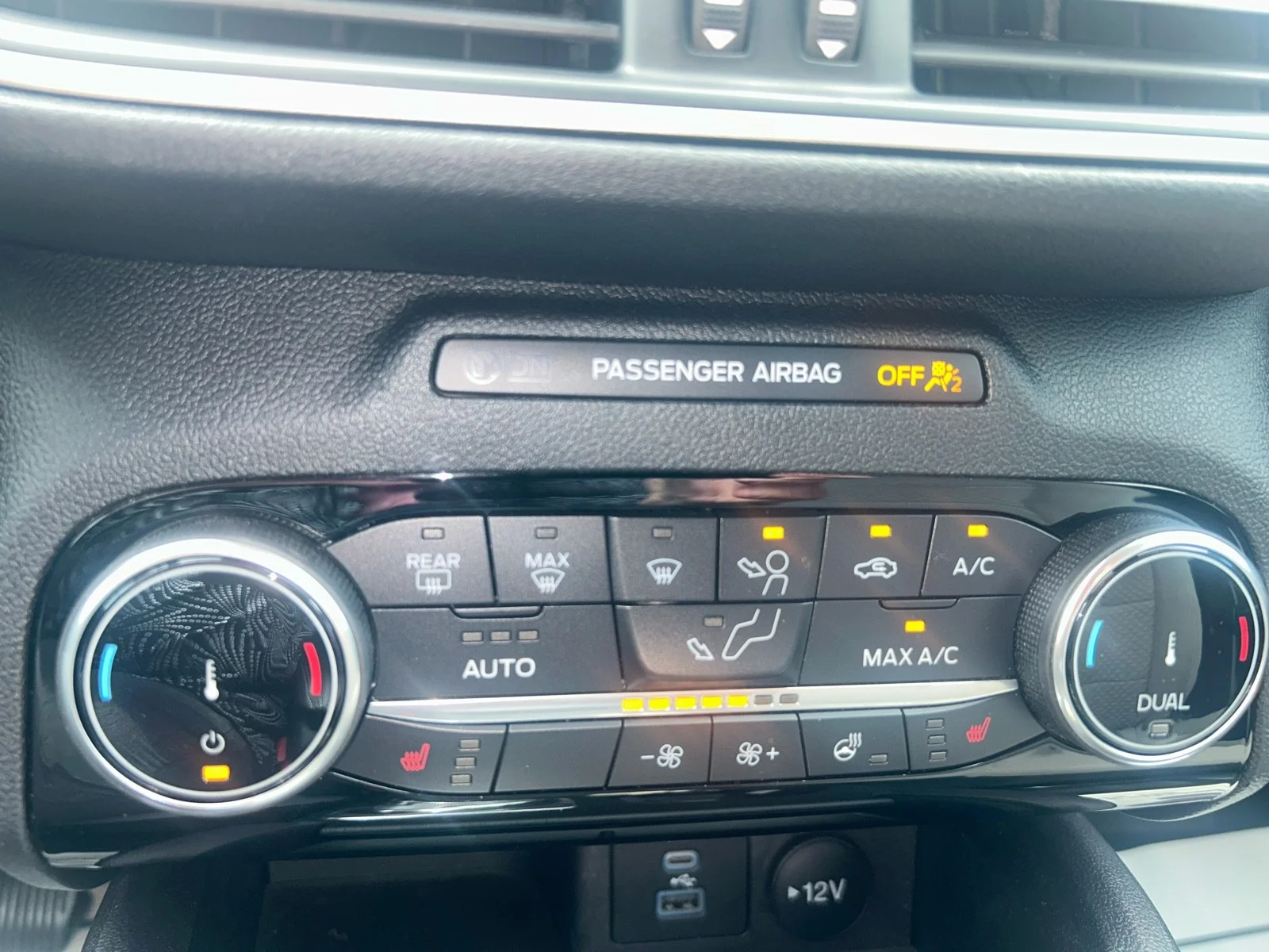 2022 Ford Escape SE - Photo 18