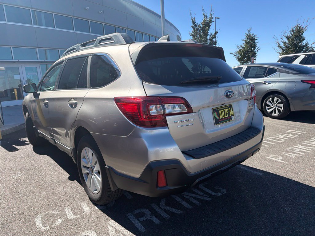 Used 2018 Gray Subaru 2.5i Premium image 7