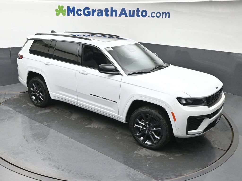 New 2026 Bright White Clear-Coat Exterior Paint Jeep Limited image 3