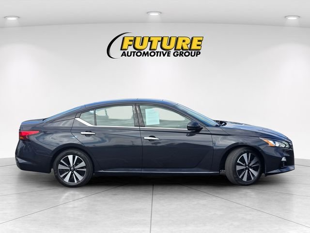 Used 2019 Blue Nissan 2.5 SV image 3