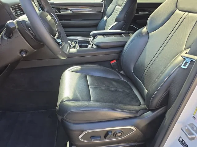 Certified Used 2023 White Jeep Base image 17