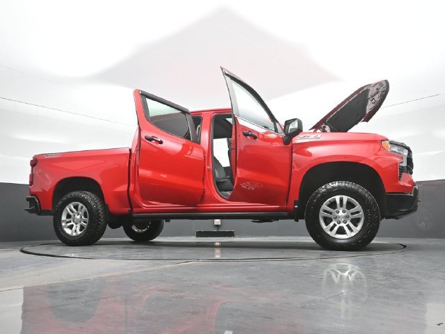 Used 2022 Red Chevrolet LT Trail Boss image 21