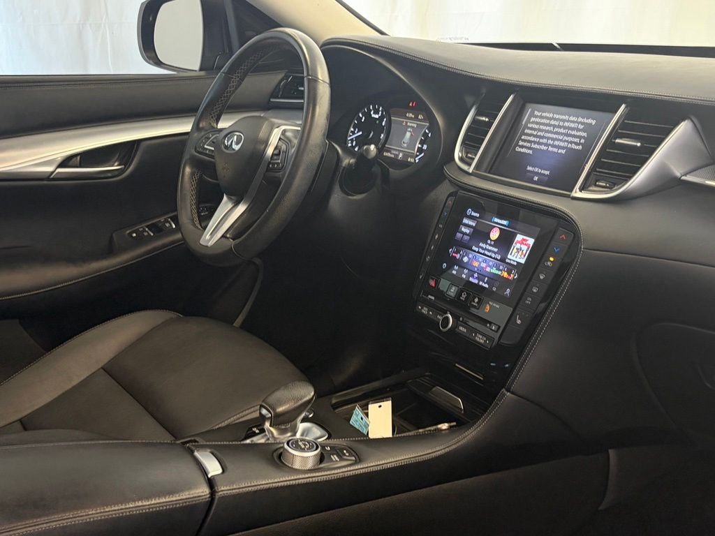 Used 2020 Black Obsidian INFINITI LUXE image 16