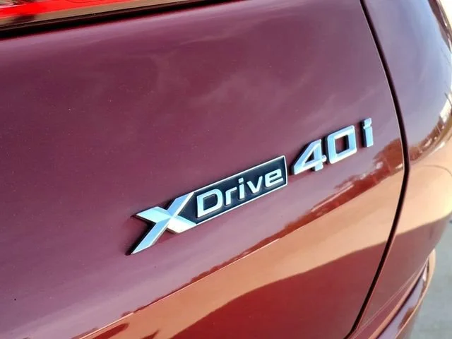 Used 2021  BMW xDrive40i image 30