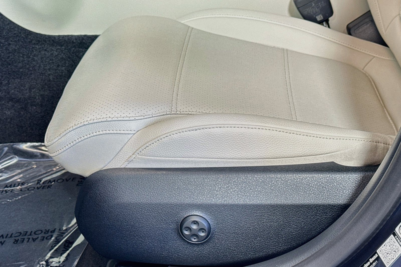 New 2026 Twilight Blue Metallic Mercedes-Benz C 300 image 17