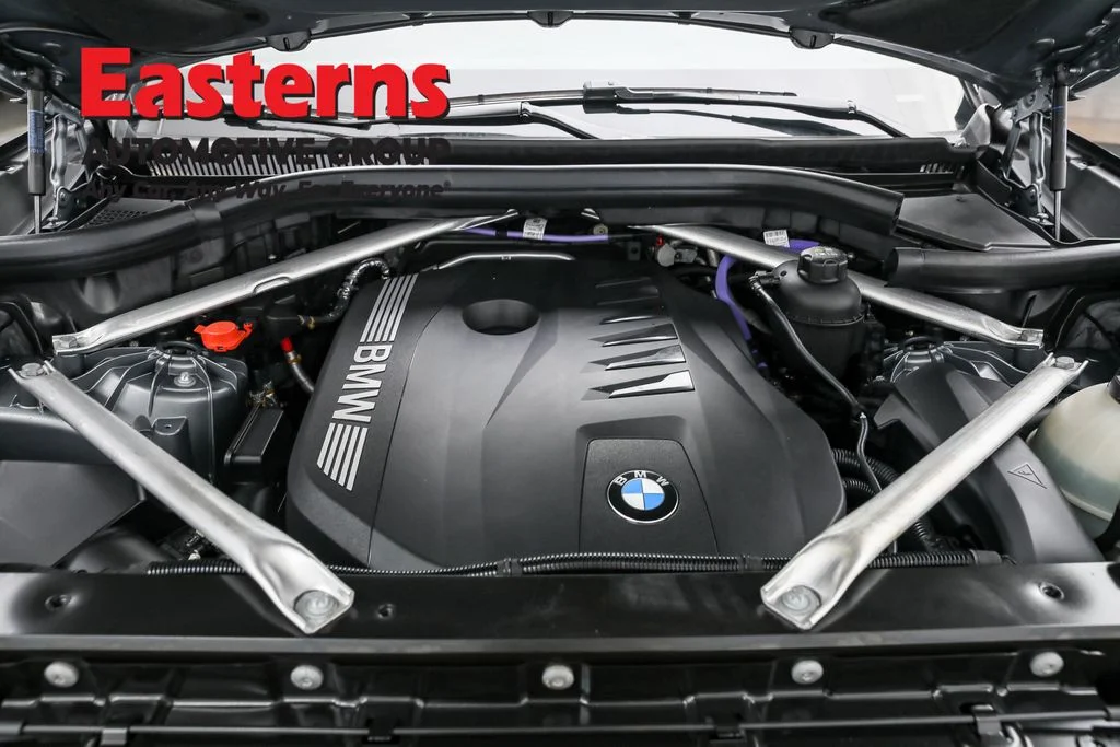 Used 2025 Gray BMW xDrive40i image 7