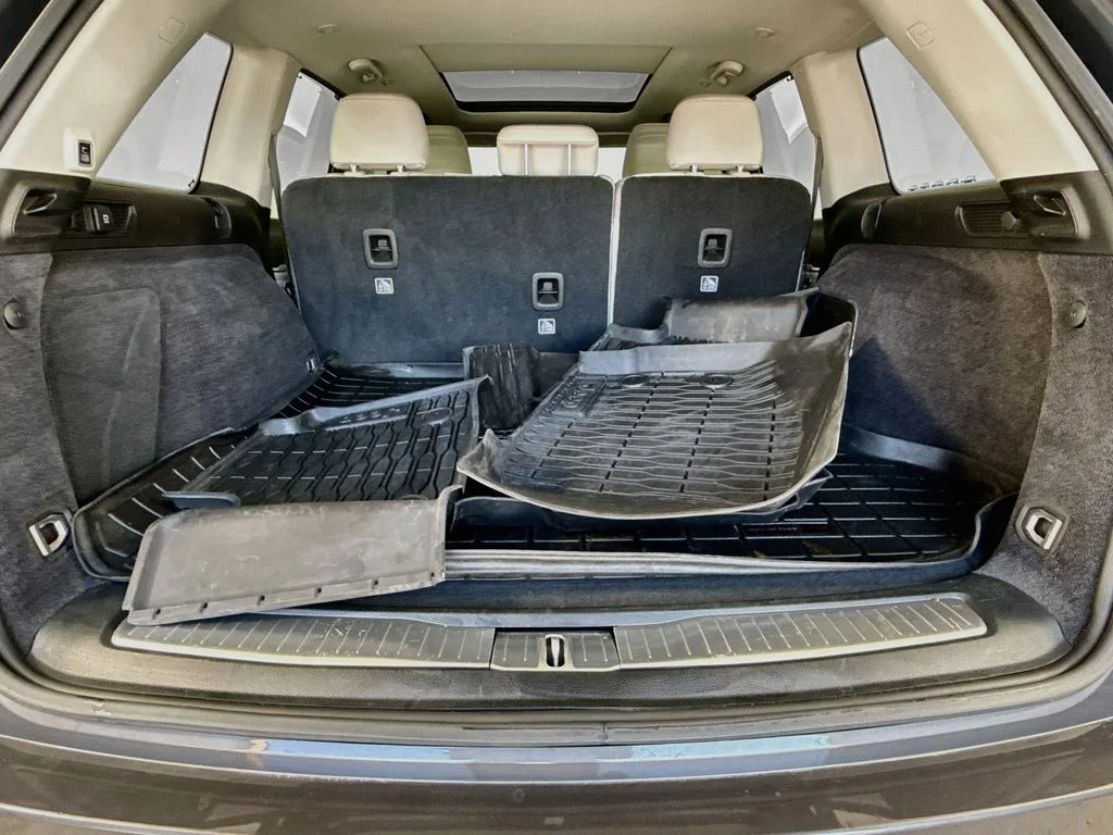 Used 2022 Gray Jeep Overland 4xe image 27