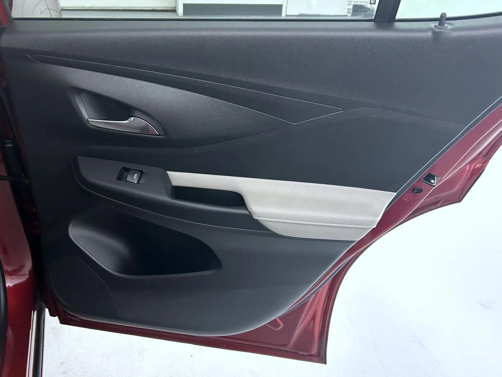Used 2024 Red Buick Avenir image 17