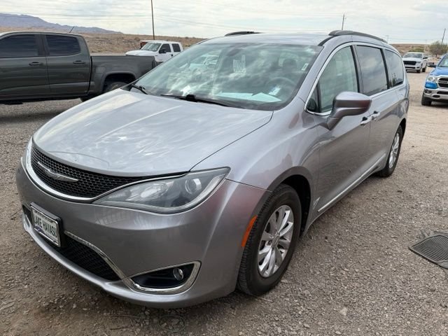 Used 2017 Silver Chrysler Touring L image 1