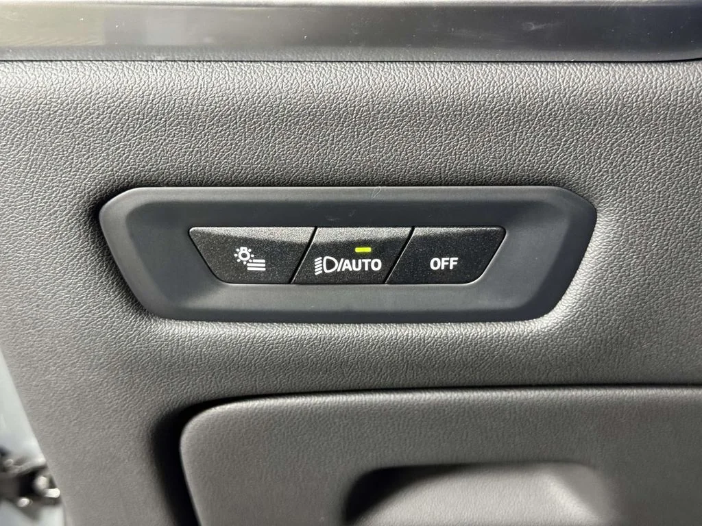 Certified Used 2024 Gray BMW xDrive40i image 19