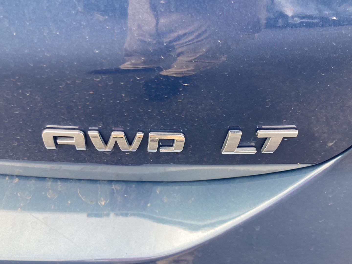 Used 2024 Lakeshore Blue Metallic Chevrolet LT image 11