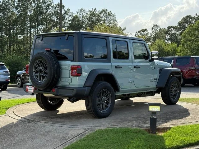 New 2026 Earl Clearcoat Jeep Sport S image 7