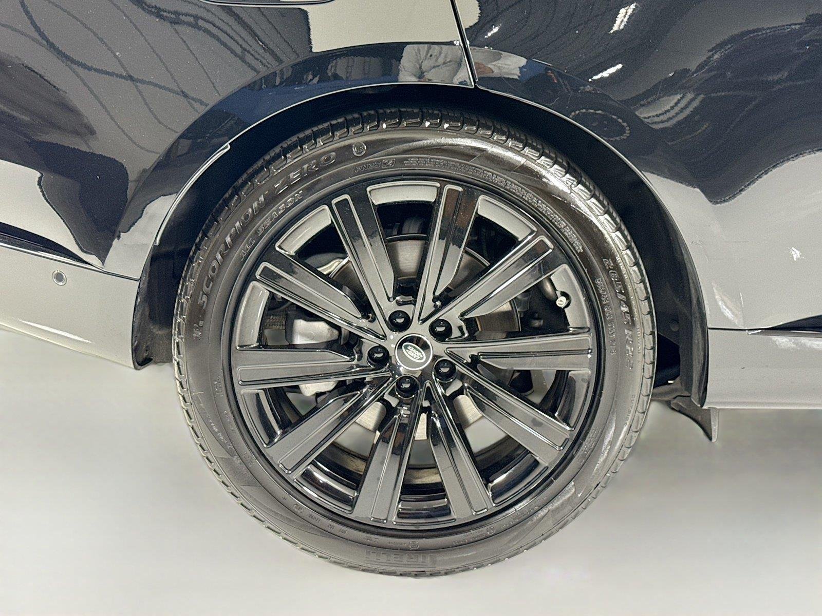 Used 2023 Santorini Black Metallic Land Rover SE image 38