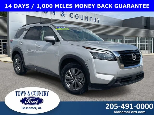 2025 Nissan Pathfinder SV 4WD's photo