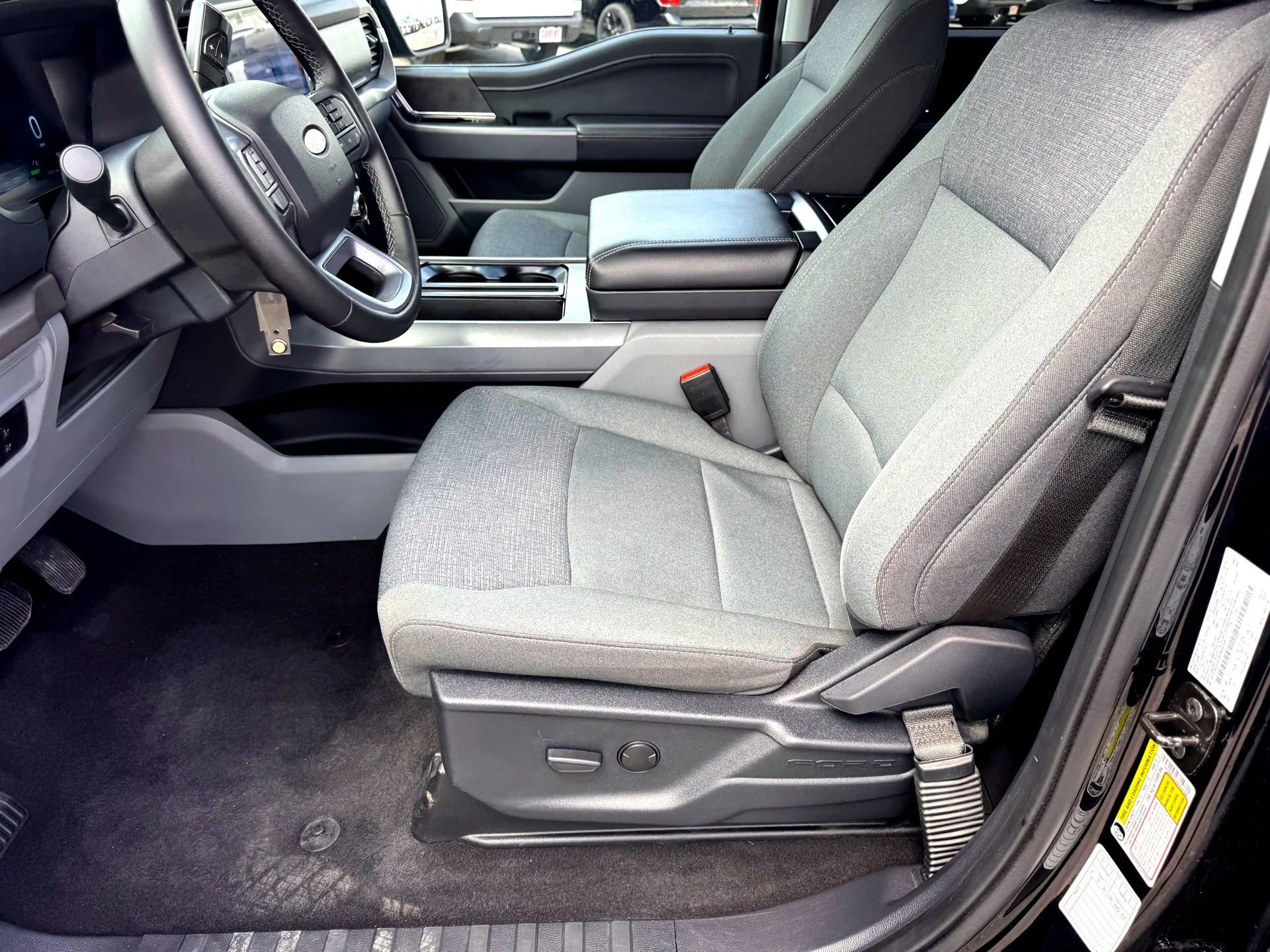 Used 2025  Ford XLT image 12