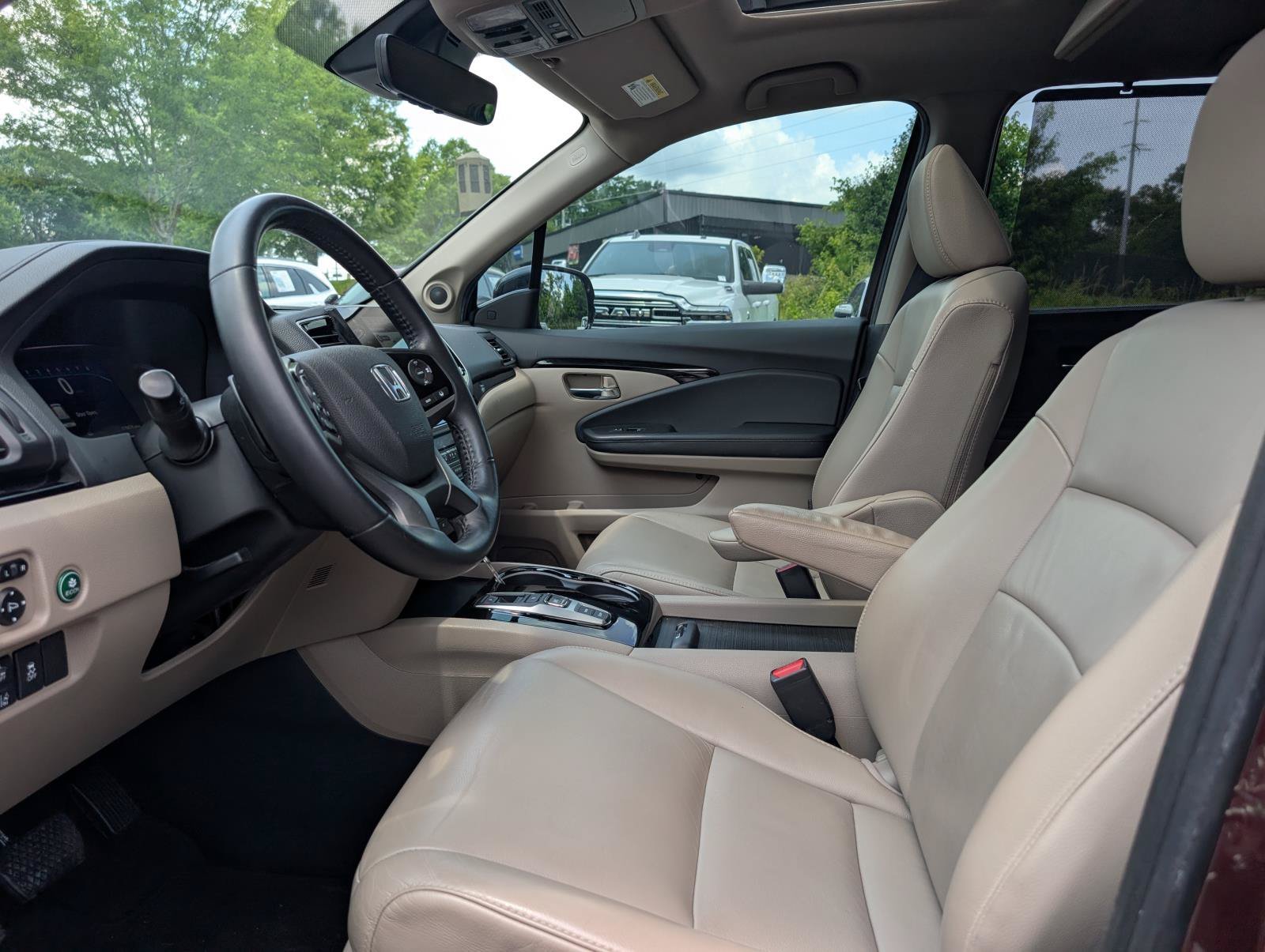 Used 2020 Burgundy Honda Touring 7-Passenger image 17