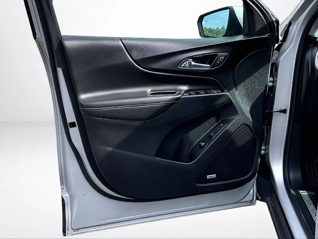 Used 2022 Silver Chevrolet Premier image 24