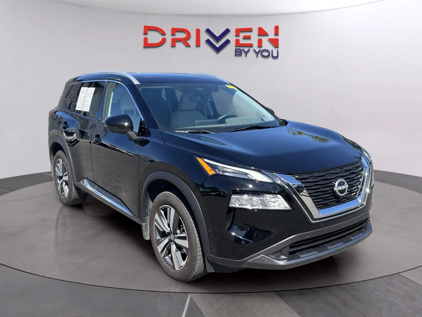 Used 2023 Super Black Nissan SL image 8