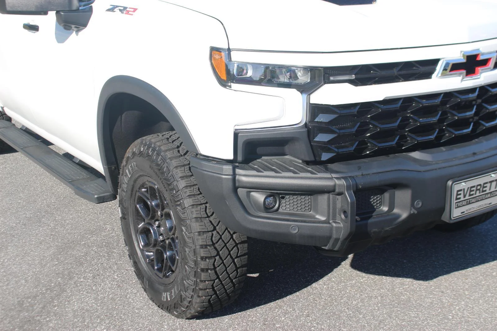 Used 2024 Summit White Chevrolet ZR2 image 9