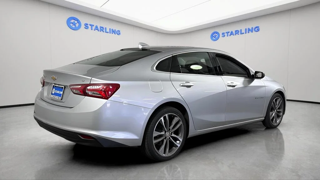 Used 2022 Silver Ice Metallic Chevrolet LT image 9