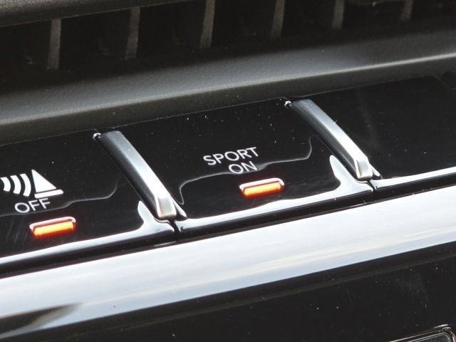 New 2026 Velvet Red Pearl-Coat Exterior Paint Jeep Laredo image 18
