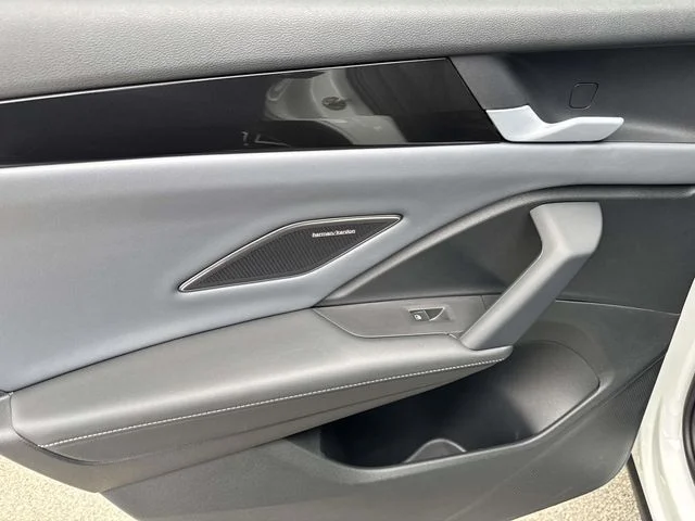 New 2026  Volkswagen 2.0T SEL R-Line Turbo image 9