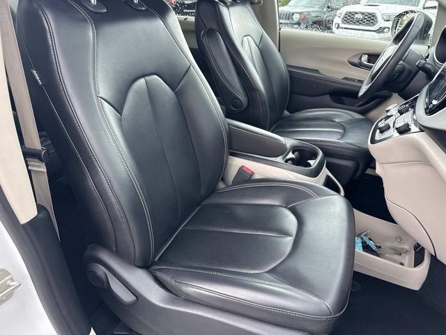 Used 2023 White Chrysler Touring L image 25