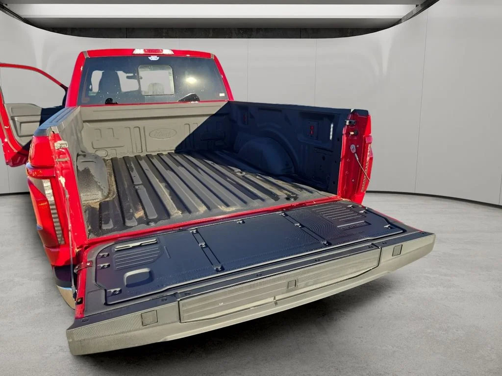 2025 Ford F-150 XLT - Photo 33