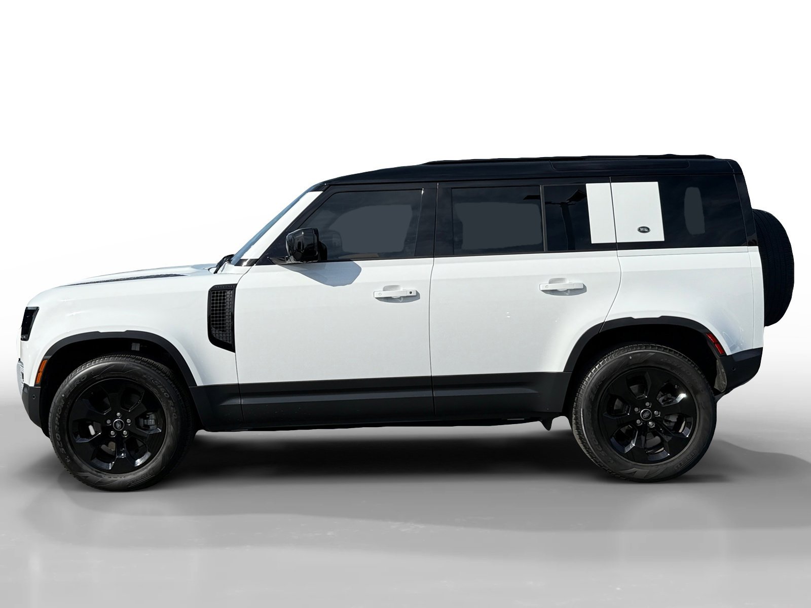 Used 2024 Fuji White Land Rover S image 2