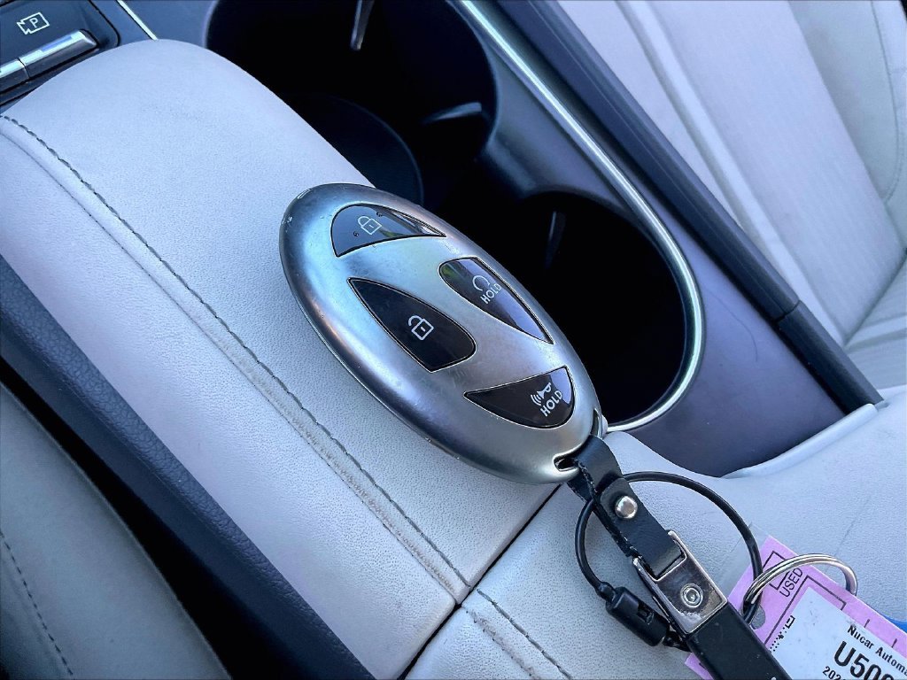 Used 2024 Onyx Black Hyundai SEL image 27