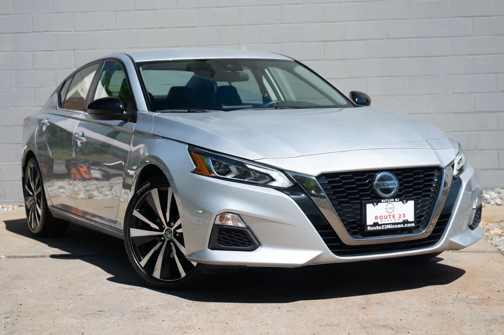 2022 Nissan Altima SR - Photo 3