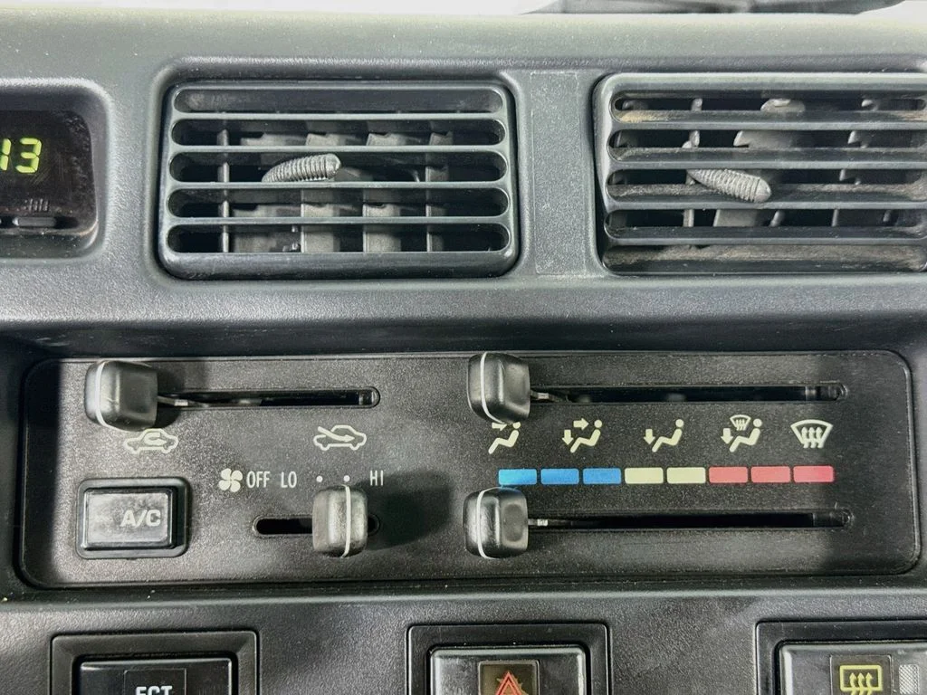 Used 1997  Toyota Base image 16