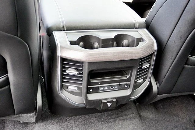 New 2026 Granite Crystal Metallic Clear-Coat Exterior Paint RAM Laramie image 25