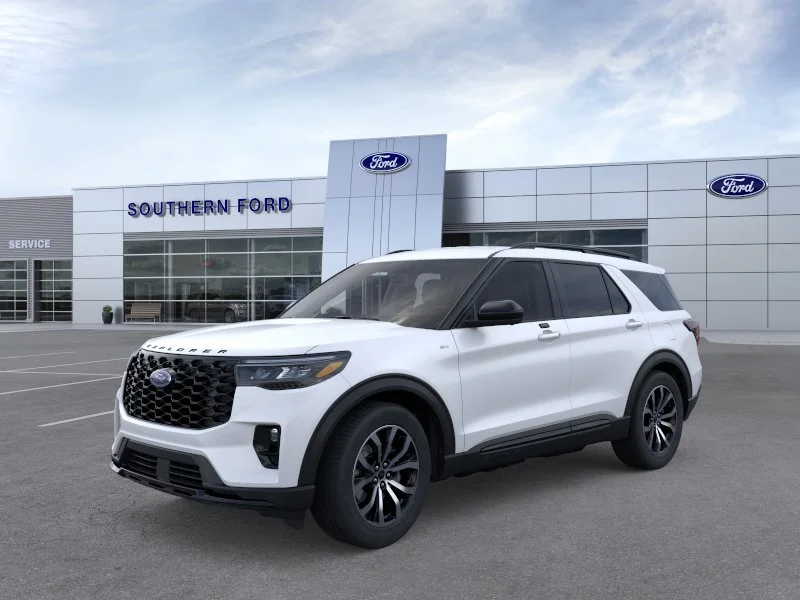 New 2026 Star White Metallic Tri-Coat Ford ST-Line image 25