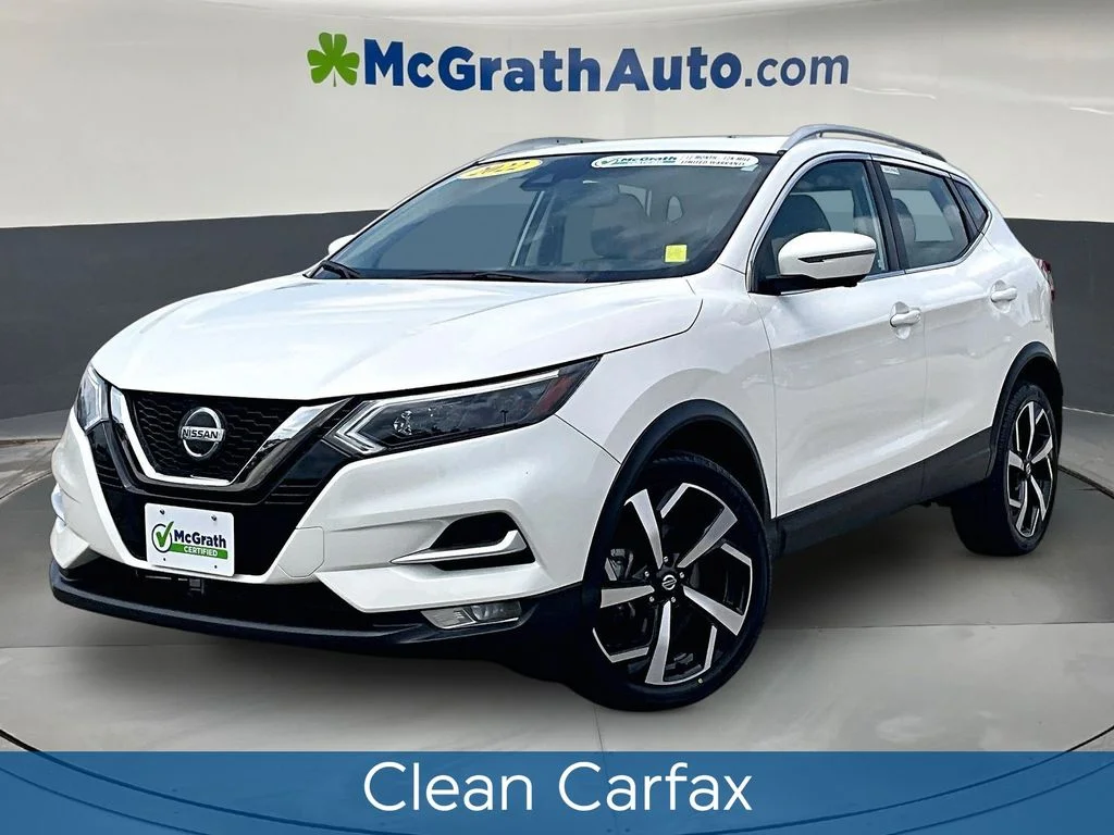 Used 2022 White Nissan SL image 3