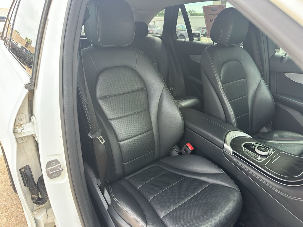Used 2019 Polar White Mercedes-Benz 300 image 29