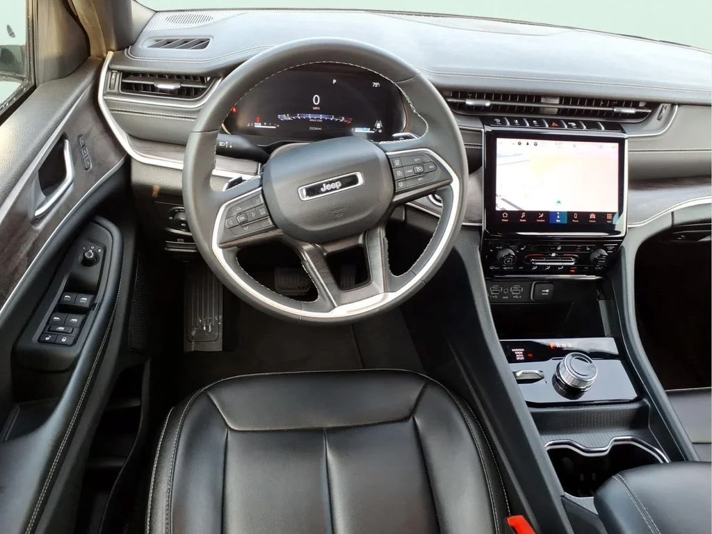 Used 2024 White Jeep Limited image 17