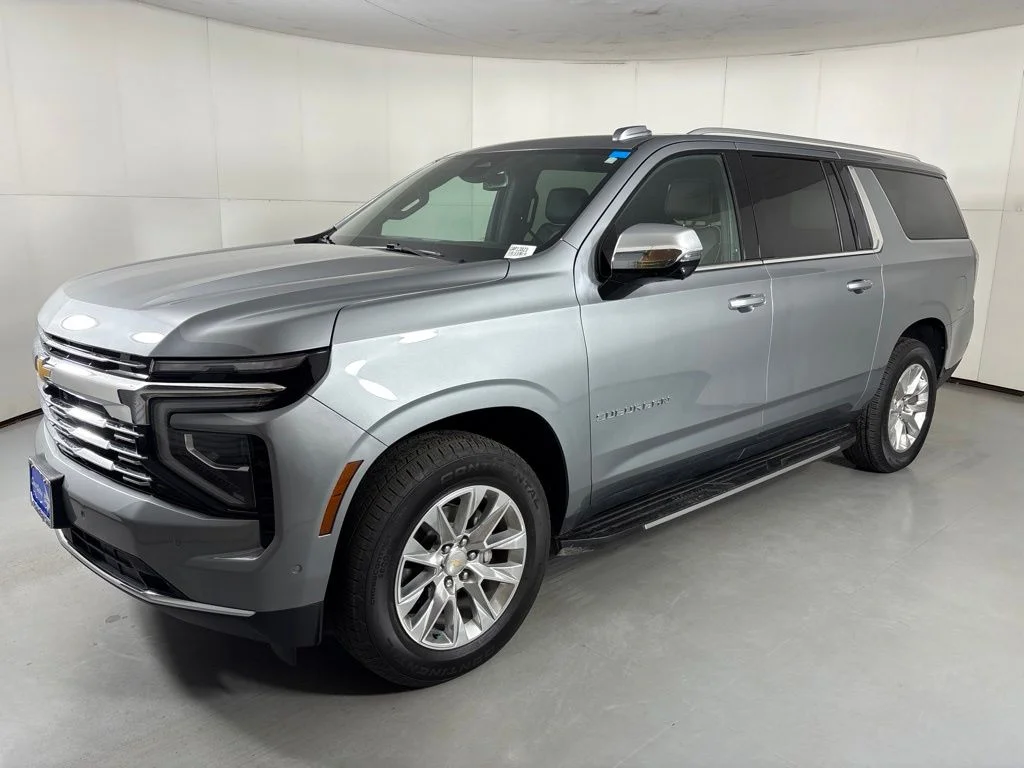Used 2025 Gray Chevrolet Premier image 5