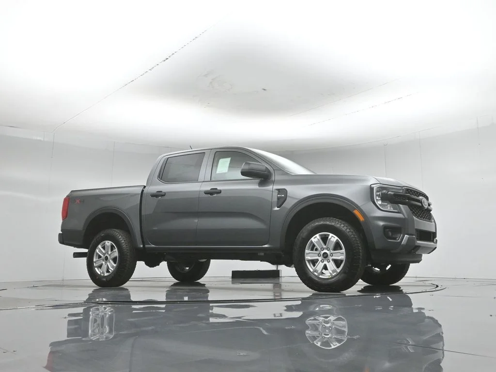 New 2026 Gray Ford XL image 4