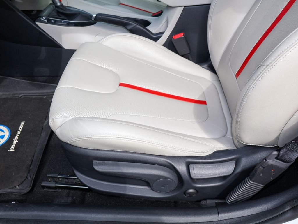Used 2020 White Hyundai Turbo Ultimate image 13