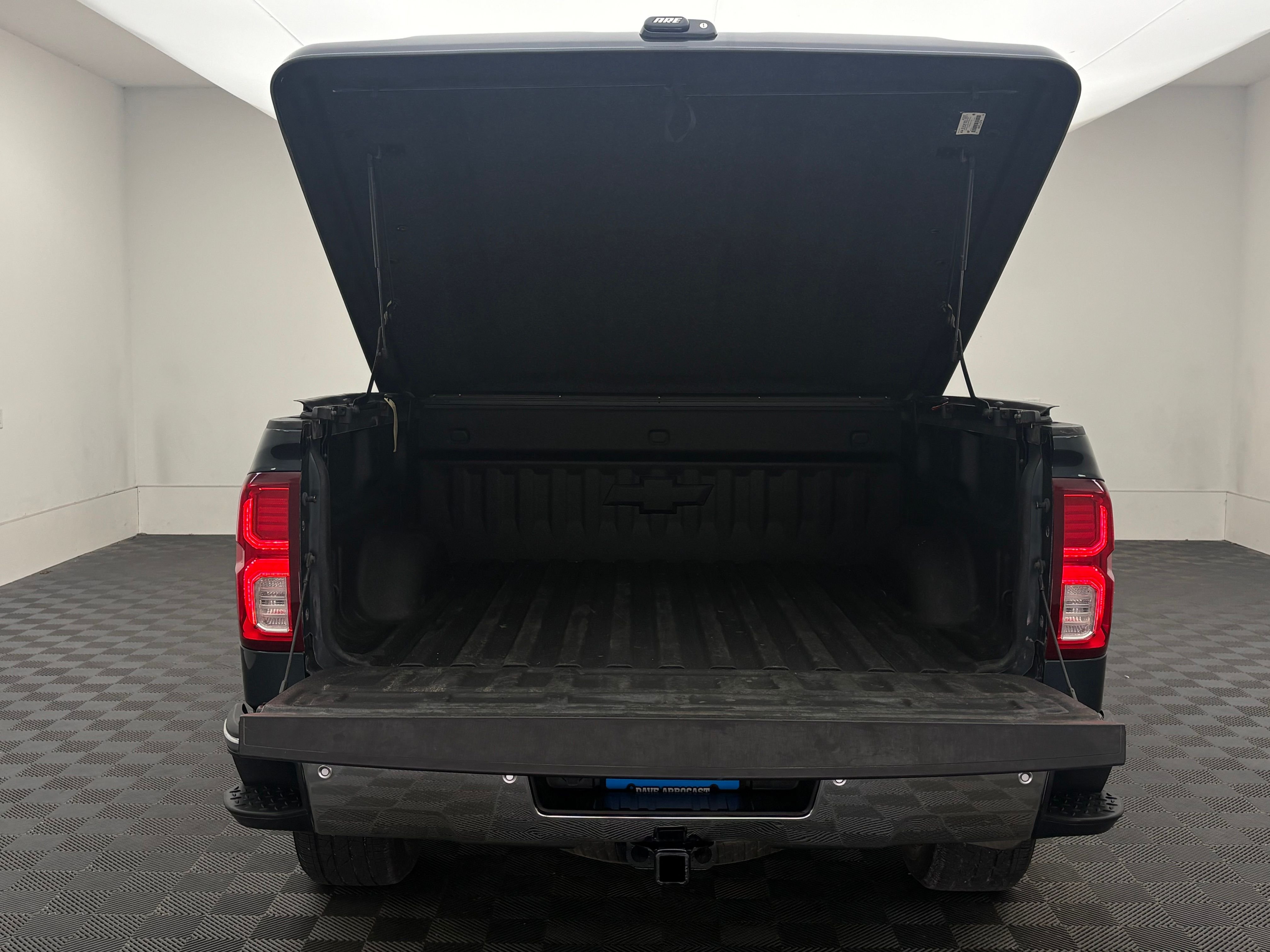 Used 2017 Graphite Metallic Chevrolet LTZ image 9