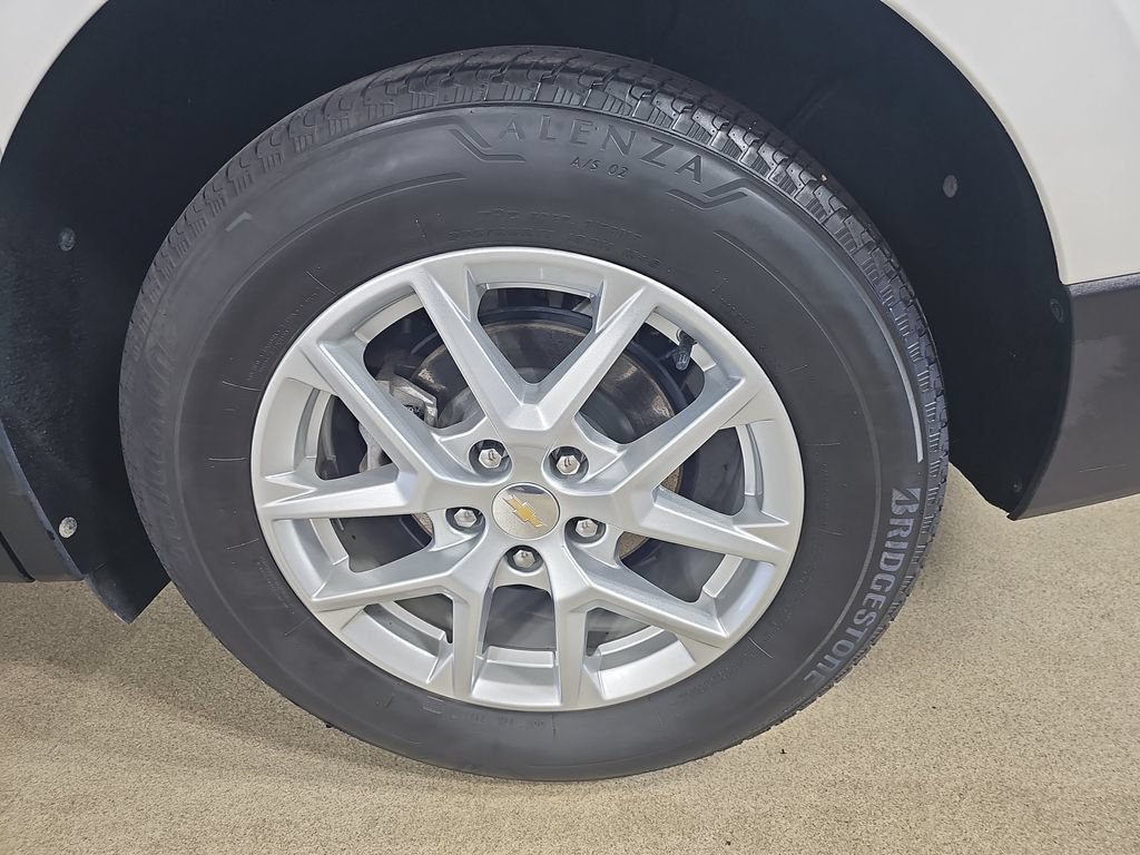 Used 2023 Iridescent Pearl Tricoat Chevrolet LT image 39