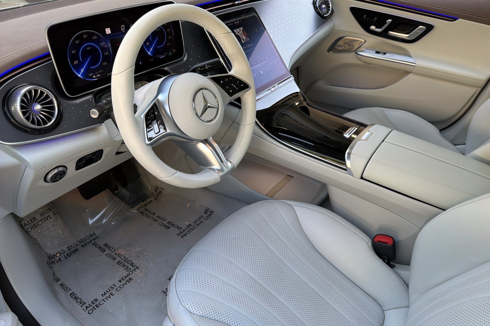 Certified Used 2023 White/off-white Mercedes-Benz 500 Sedan image 12