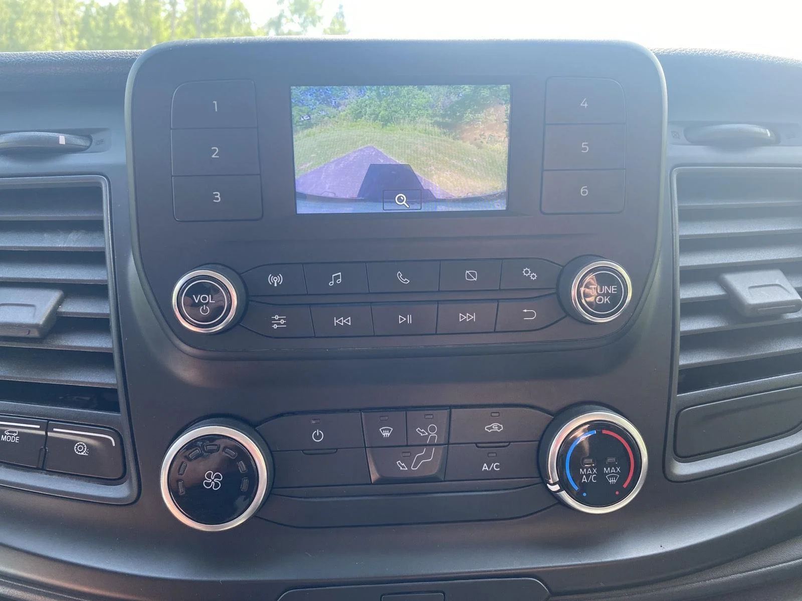Used 2023 Oxford White Ford Base image 17